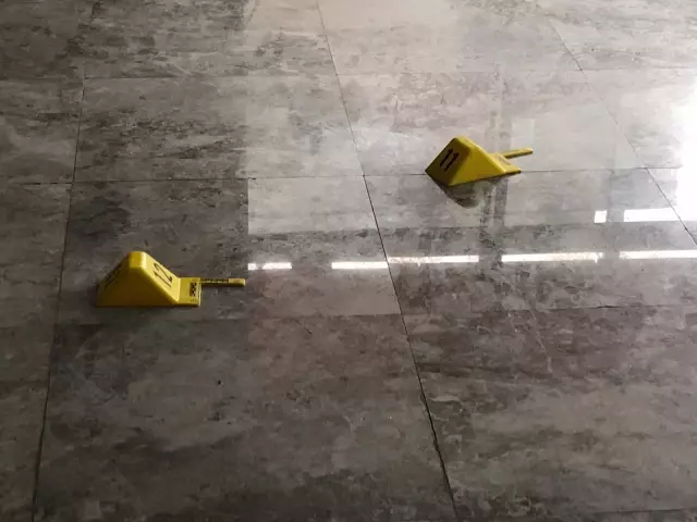 Vali Ustaoğlu, Yomra Belediye Başkanı Bıyık'a düzenlenen silahlı saldırı sonrası olay yerine geldi Vali Ustaoğlu, Yomra Belediye Başkanı Bıyık'a düzenlenen silahlı saldırı sonrası olay yerine geldi