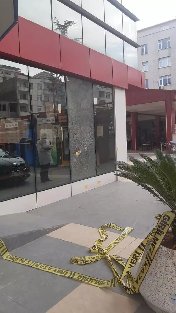 Son dakika haberi! TRABZON YOMRA BELEDİYE BAŞKANI MUSTAFA BIYIK'A SİLAHLI SALDIRI KAMERADA Son dakika haberi! TRABZON YOMRA BELEDİYE BAŞKANI MUSTAFA BIYIK'A SİLAHLI SALDIRI KAMERADA