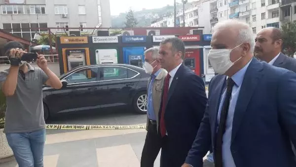 Son dakika haberi! TRABZON YOMRA BELEDİYE BAŞKANI MUSTAFA BIYIK'A SİLAHLI SALDIRI KAMERADA Son dakika haberi! TRABZON YOMRA BELEDİYE BAŞKANI MUSTAFA BIYIK'A SİLAHLI SALDIRI KAMERADA