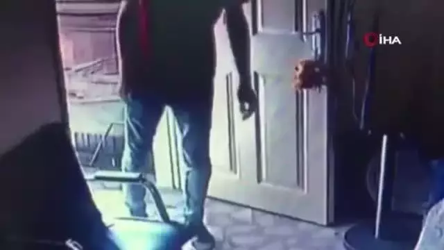 Zeytinburnu'nda soğukkanlı hırsız kamerada Zeytinburnu'nda soğukkanlı hırsız kamerada