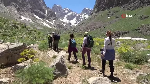 4 mevsimin yaşandığı Cennet ve Cehennem vadilerine yoğun ilgi 4 mevsimin yaşandığı Cennet ve Cehennem vadilerine yoğun ilgi
