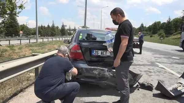 Son dakika! ESKİŞEHİR - 3 aracın karıştığı zincirleme trafik kazasında 8 kişi yaralandı