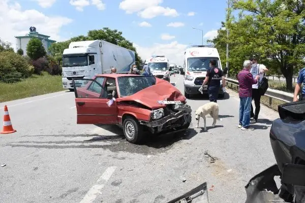 Son dakika! ESKİŞEHİR - 3 aracın karıştığı zincirleme trafik kazasında 8 kişi yaralandı