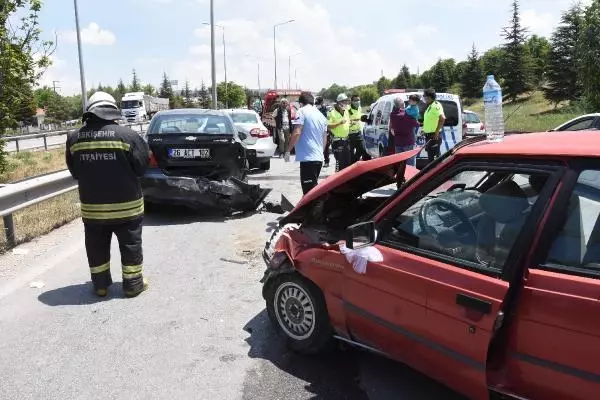 Son dakika! ESKİŞEHİR - 3 aracın karıştığı zincirleme trafik kazasında 8 kişi yaralandı