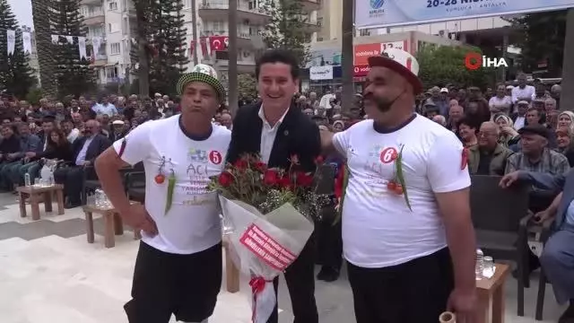Acı biber yeme turnuvalarının değişmez yarışmacısı hayatını kaybetti Acı biber yeme turnuvalarının değişmez yarışmacısı hayatını kaybetti