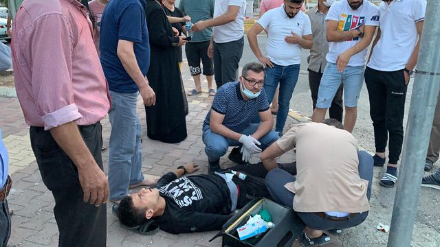 Adıyaman'da otomobilin çarptığı motosiklet sürücü yaralandı. Adıyaman'da otomobilin çarptığı motosiklet sürücü yaralandı.