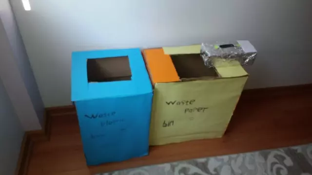 AFYONKARAHİSAR - Ortaokul öğrencileri ders materyallerini 'geri dönüşüm'den çıkardı AFYONKARAHİSAR - Ortaokul öğrencileri ders materyallerini 'geri dönüşüm'den çıkardı