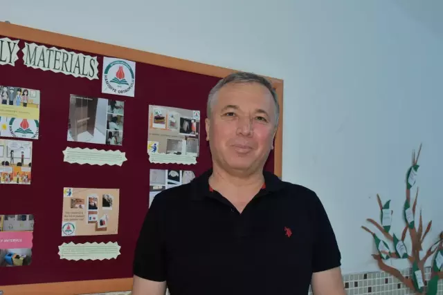 AFYONKARAHİSAR - Ortaokul öğrencileri ders materyallerini 'geri dönüşüm'den çıkardı AFYONKARAHİSAR - Ortaokul öğrencileri ders materyallerini 'geri dönüşüm'den çıkardı
