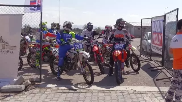 AFYONKARAHİSAR - Motokros şampiyonaları antrenman turlarıyla başladı AFYONKARAHİSAR - Motokros şampiyonaları antrenman turlarıyla başladı