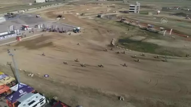 AFYONKARAHİSAR - Motokros şampiyonalarının ilk günü tamamlandı