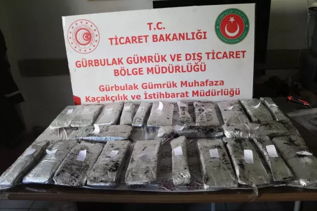Yabancı plakalı tırın çamurluklarında 30 kilo 468 gram afyon sakızı ele geçirildi
