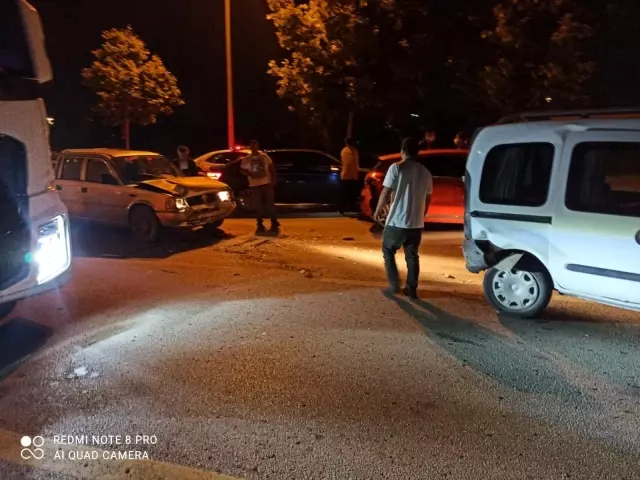 Ankara'da kaza, kazayı getirdi: 1 yaralı Ankara'da kaza, kazayı getirdi: 1 yaralı