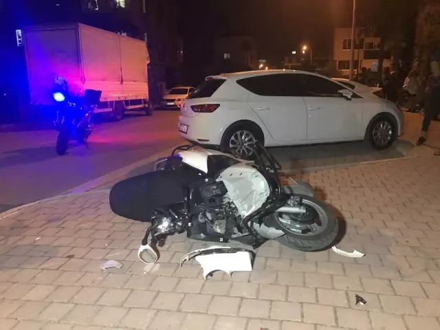 Otomobil ile motosiklet çarpıştı: 2 yaralı Otomobil ile motosiklet çarpıştı: 2 yaralı