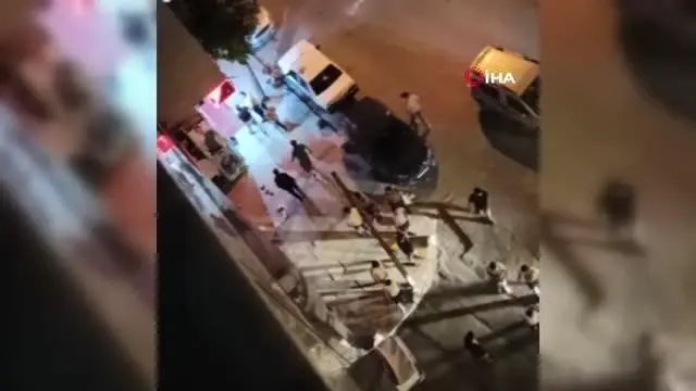 Arnavutköy'de iki grup arasında çıkan kavgayı bekçiler ayırdı Arnavutköy'de iki grup arasında çıkan kavgayı bekçiler ayırdı