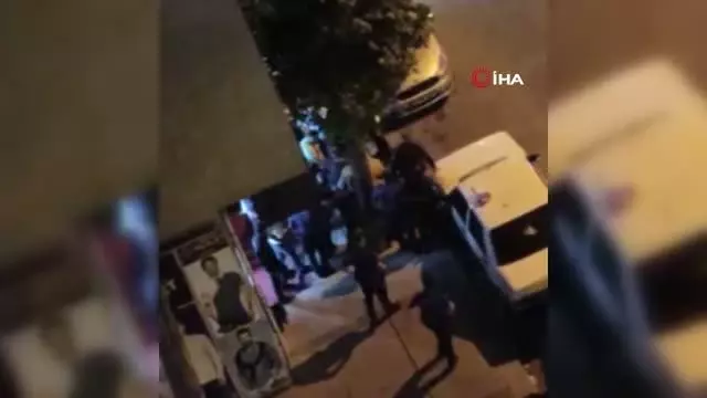 Arnavutköy'de iki grup arasında çıkan kavgayı bekçiler ayırdı Arnavutköy'de iki grup arasında çıkan kavgayı bekçiler ayırdı