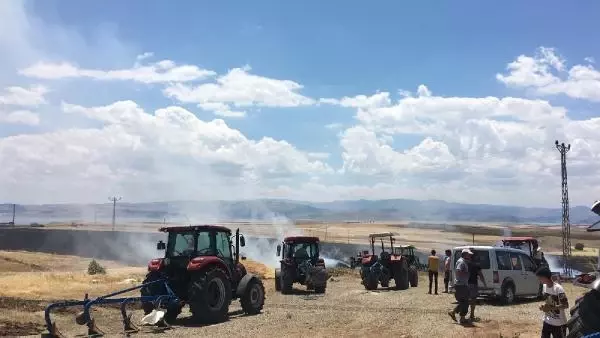 Son dakika haberi... Arpa tarlasındaki yangında 10 dönüm zarar gördü Son dakika haberi... Arpa tarlasındaki yangında 10 dönüm zarar gördü