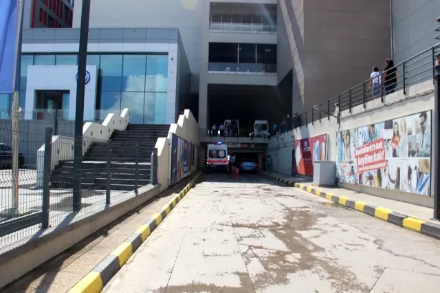 AVM'nin terasına çıkan genç kız aşağı atladı AVM'nin terasına çıkan genç kız aşağı atladı
