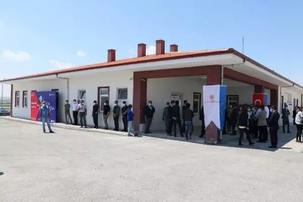 Bakan Bilgin'den mevsimlik tarım işçilerine ziyaret