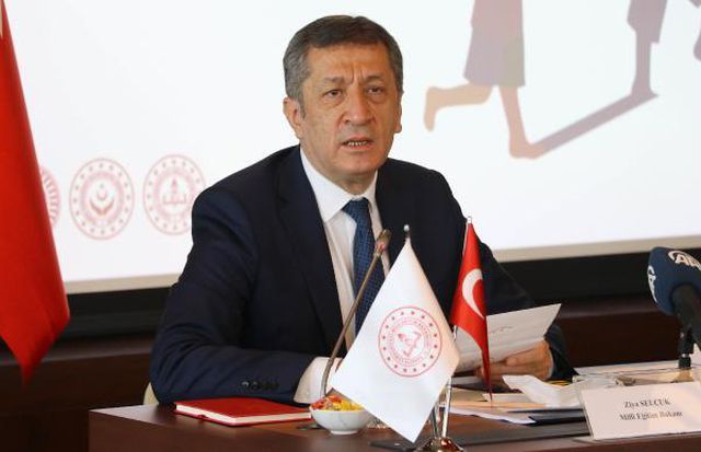 bakan selcuk ve yanik cocuklarla bulustu 3 14196789 o