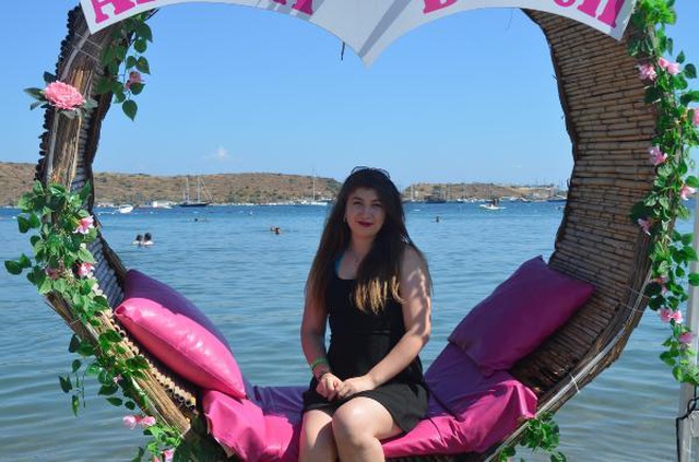 Bodrum'da sahillerde yoğunluk! Güneşi gören denize koştu Bodrum'da sahillerde yoğunluk! Güneşi gören denize koştu