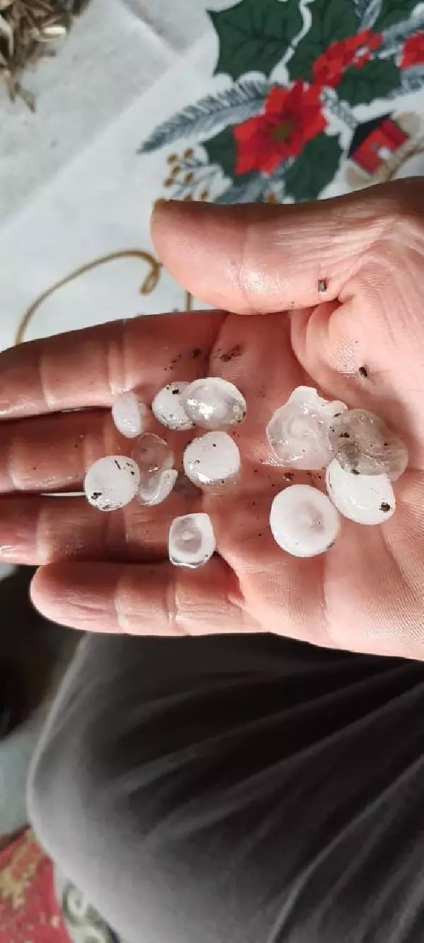 Bursa'da dolu yağışı hayatı olumsuz etkiledi Bursa'da dolu yağışı hayatı olumsuz etkiledi
