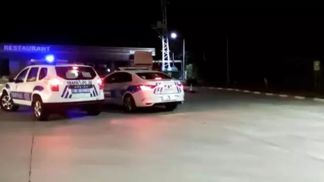 Bursa'da tıra arkadan çarpan sürücü araç içinde sıkışarak can verdi
