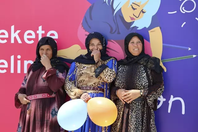 Bakan Bilgin'den mevsimlik tarım işçilerine ziyaret