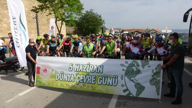 Tarihi Yarımada'da Şehitlere Saygı Sürüşü Bisiklet Turu düzenlendi