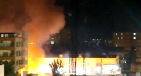 Son dakika haber: Diyarbakır'da düğün sonrası atılan hava fişekler yangına neden oldu