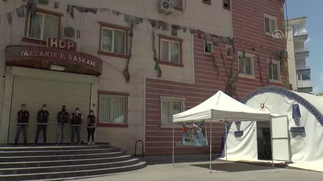 DİYARBAKIR - Diyarbakır annelerinden evlatlarına 'teslim ol' çağrısı