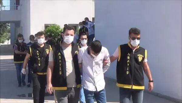 Son dakika gündem: Dondurma yiyerek cep telefonu çalan hırsızlık şüphelisi kamerada