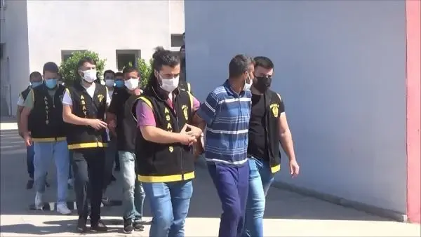 Son dakika gündem: Dondurma yiyerek cep telefonu çalan hırsızlık şüphelisi kamerada