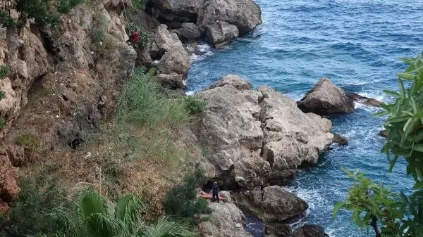 Tepki çeken cansız beden görme yarışı! Ekipler uyardı, kimse umursamadı