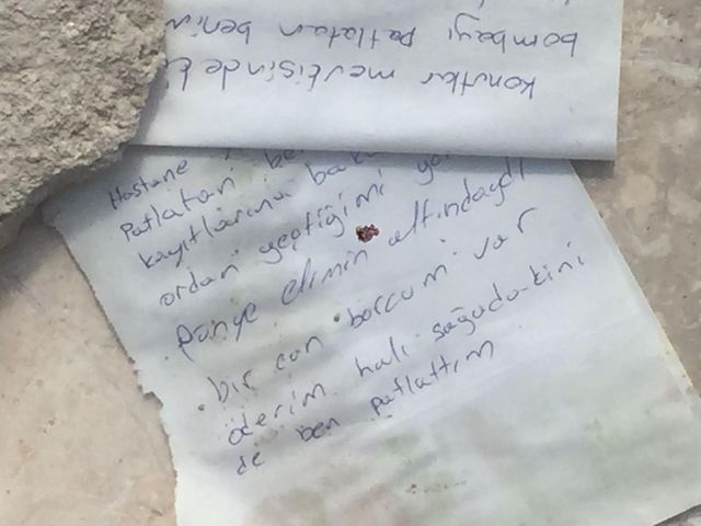 Elazığ'da ölümle biten araç yangınında 'Bombayı ben patlattım' notları dikkat çekti Elazığ'da ölümle biten araç yangınında 'Bombayı ben patlattım' notları dikkat çekti