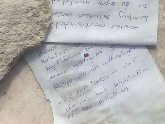 Elazığ'da ölümle biten araç yangınında 'Bombayı ben patlattım' notları dikkat çekti Elazığ'da ölümle biten araç yangınında 'Bombayı ben patlattım' notları dikkat çekti