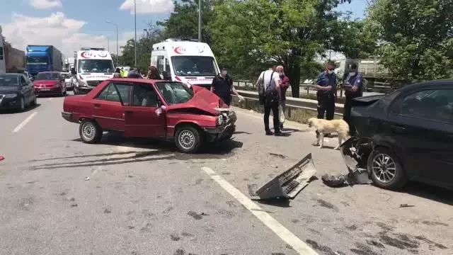 Son dakika! ESKİŞEHİR - 3 aracın karıştığı zincirleme trafik kazasında 8 kişi yaralandı
