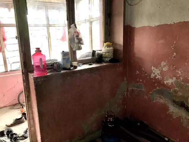 Geçirdiği beyin kanamasıyla yatağa mahkum olan Suriyeli Havin, yeniden yürüyebilmenin hayalini kuruyor Geçirdiği beyin kanamasıyla yatağa mahkum olan Suriyeli Havin, yeniden yürüyebilmenin hayalini kuruyor