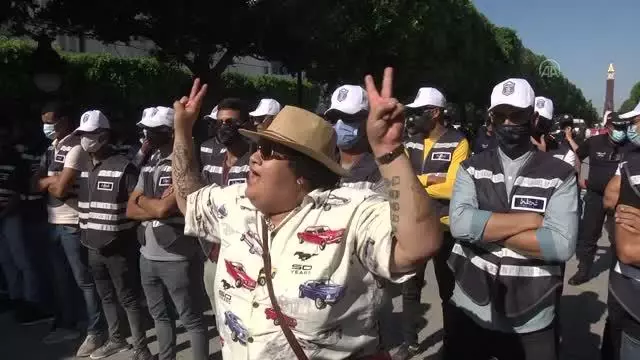 Son dakika... Gözaltındayken ölen genç için protesto gösterisi yapanlarla polis arasında arbede yaşandı