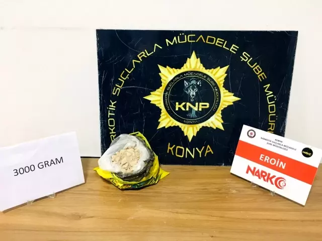 Kadir Şeker'in kurtarmaya çalıştığı Ayşe Dırla'dan sonra kız kardeşi de eroinle yakalandı Kadir Şeker'in kurtarmaya çalıştığı Ayşe Dırla'dan sonra kız kardeşi de eroinle yakalandı
