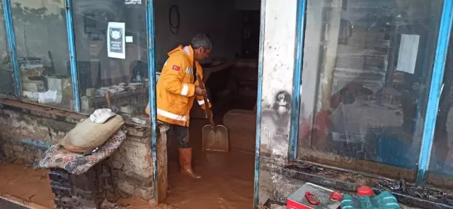 Son dakika... KIRIKKALE - Sağanak, sel baskınlarına neden oldu