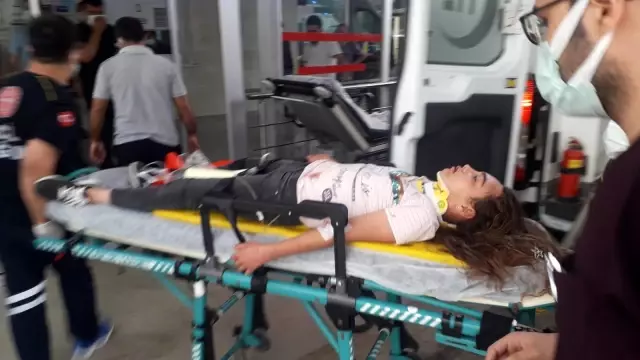 Kozan'da trafik Kazası: 5 yaralı Kozan'da trafik Kazası: 5 yaralı