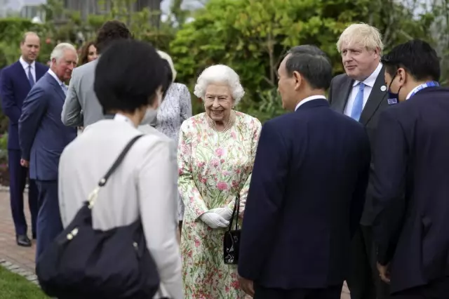 Kraliçe II. Elizabeth, Eden Projesi'ndeki resepsiyonda G7 liderlerini ağırlıyor Kraliçe II. Elizabeth, Eden Projesi'ndeki resepsiyonda G7 liderlerini ağırlıyor