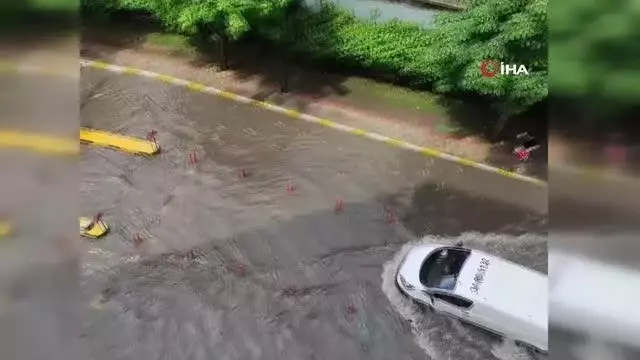 Kuyumcukent AVM'yi su bastı Kuyumcukent AVM'yi su bastı