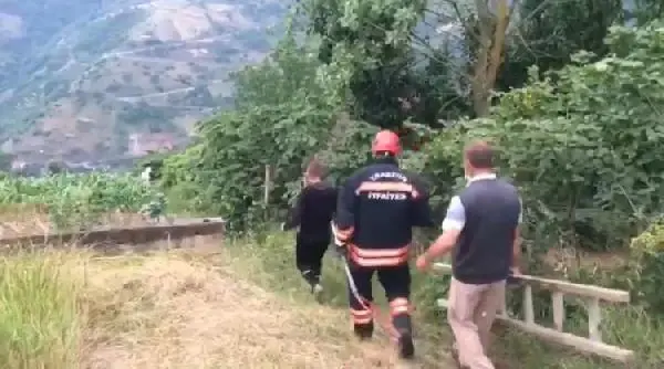 Kuyuya sıkışan porsuk kurtarıldı Kuyuya sıkışan porsuk kurtarıldı