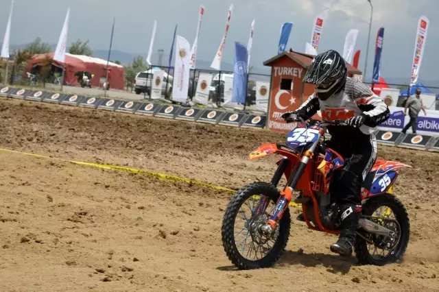 Motokros şampiyonası antrenman turlarıyla başladı