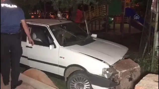 Otomobil ile motosiklet çarpıştı: 2 yaralı Otomobil ile motosiklet çarpıştı: 2 yaralı
