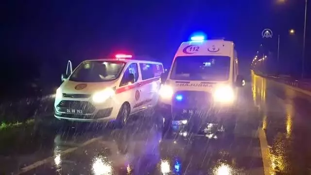Şarampole devrilen araçta sıkışan yaralıları AFAD ve itfaiye ekipleri kurtardı