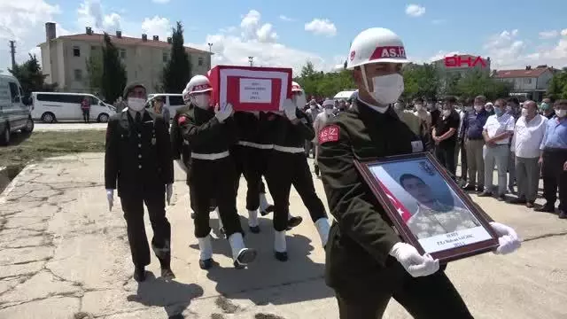 ŞEHİT ER SAĞDIÇ, GÖZYAŞLARI ARASINDA UĞURLANDI ŞEHİT ER SAĞDIÇ, GÖZYAŞLARI ARASINDA UĞURLANDI