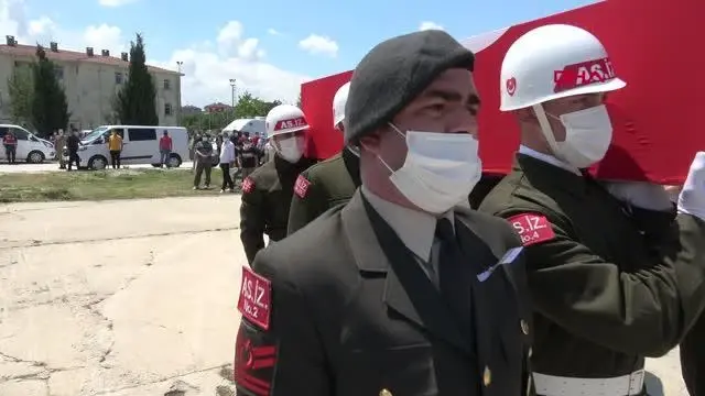 ŞEHİT ER SAĞDIÇ, GÖZYAŞLARI ARASINDA UĞURLANDI