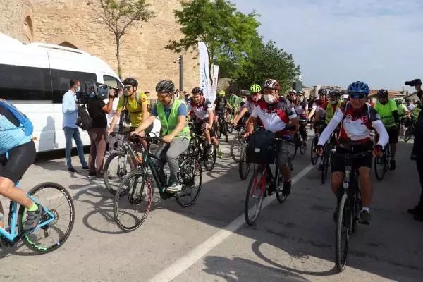 Son dakika haber | ŞEHİTLER İÇİN PEDAL ÇEVİRDİLER